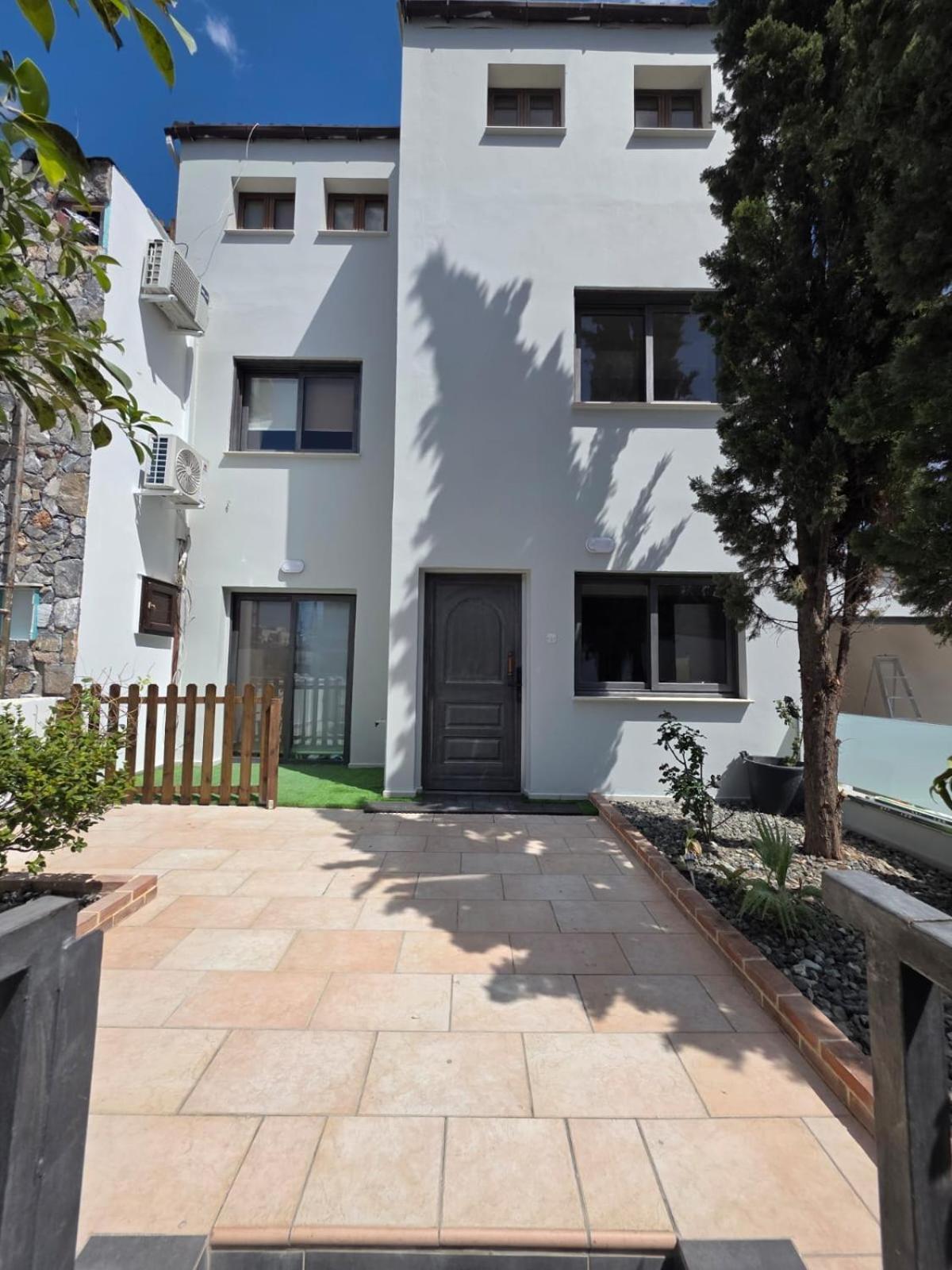 Town Centre Suites Larnaca Exterior photo